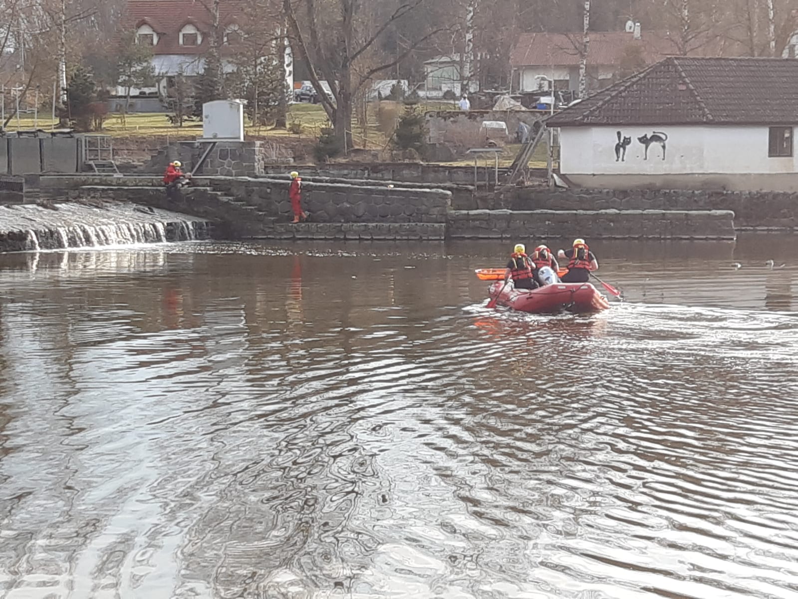Záchrana tonoucího, Planá nad Lužnicí - 20. 3. 2020 (4).jpg