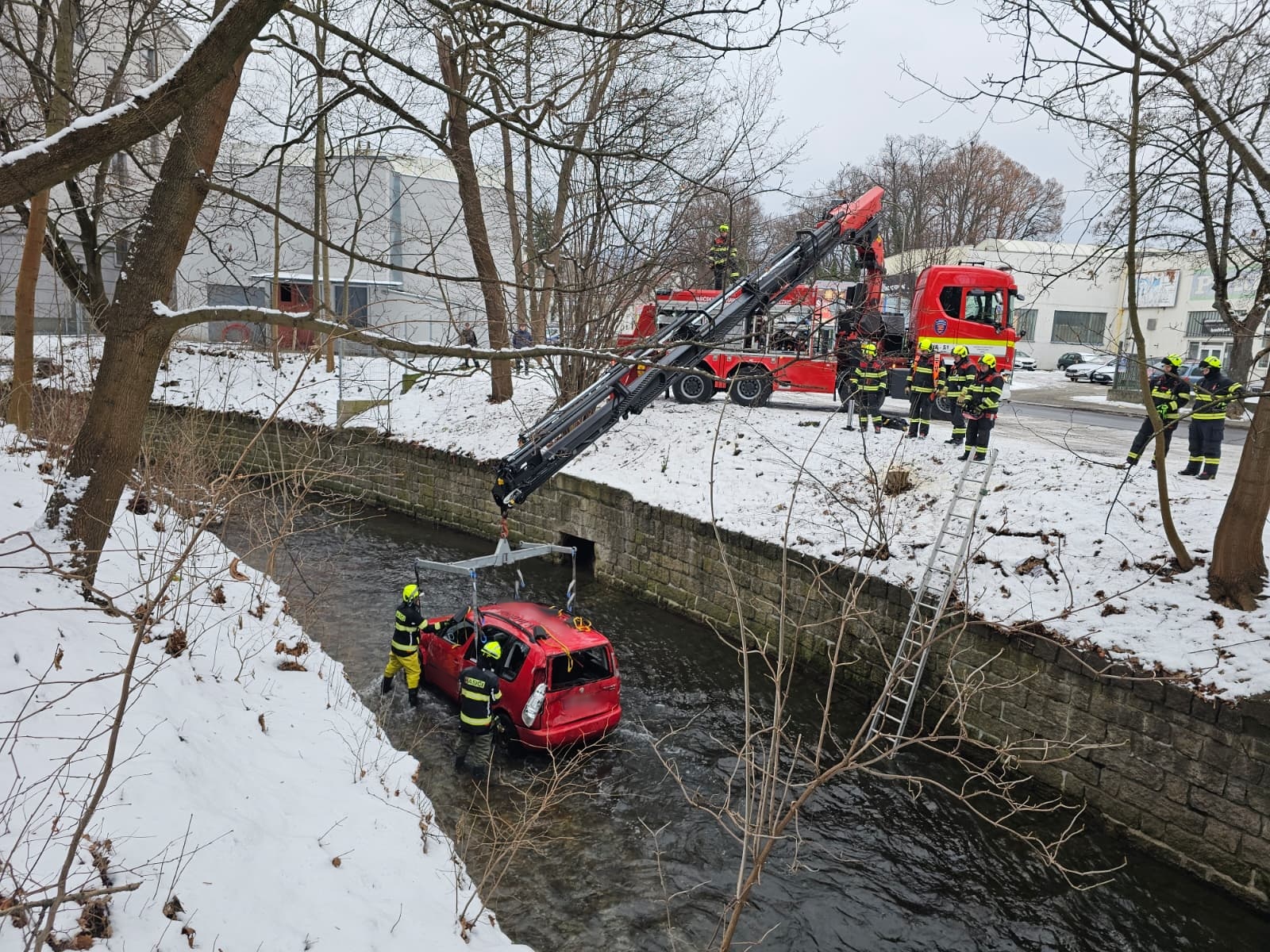 Zásah – vytažení automobilu z Nisy v úterý 3. února