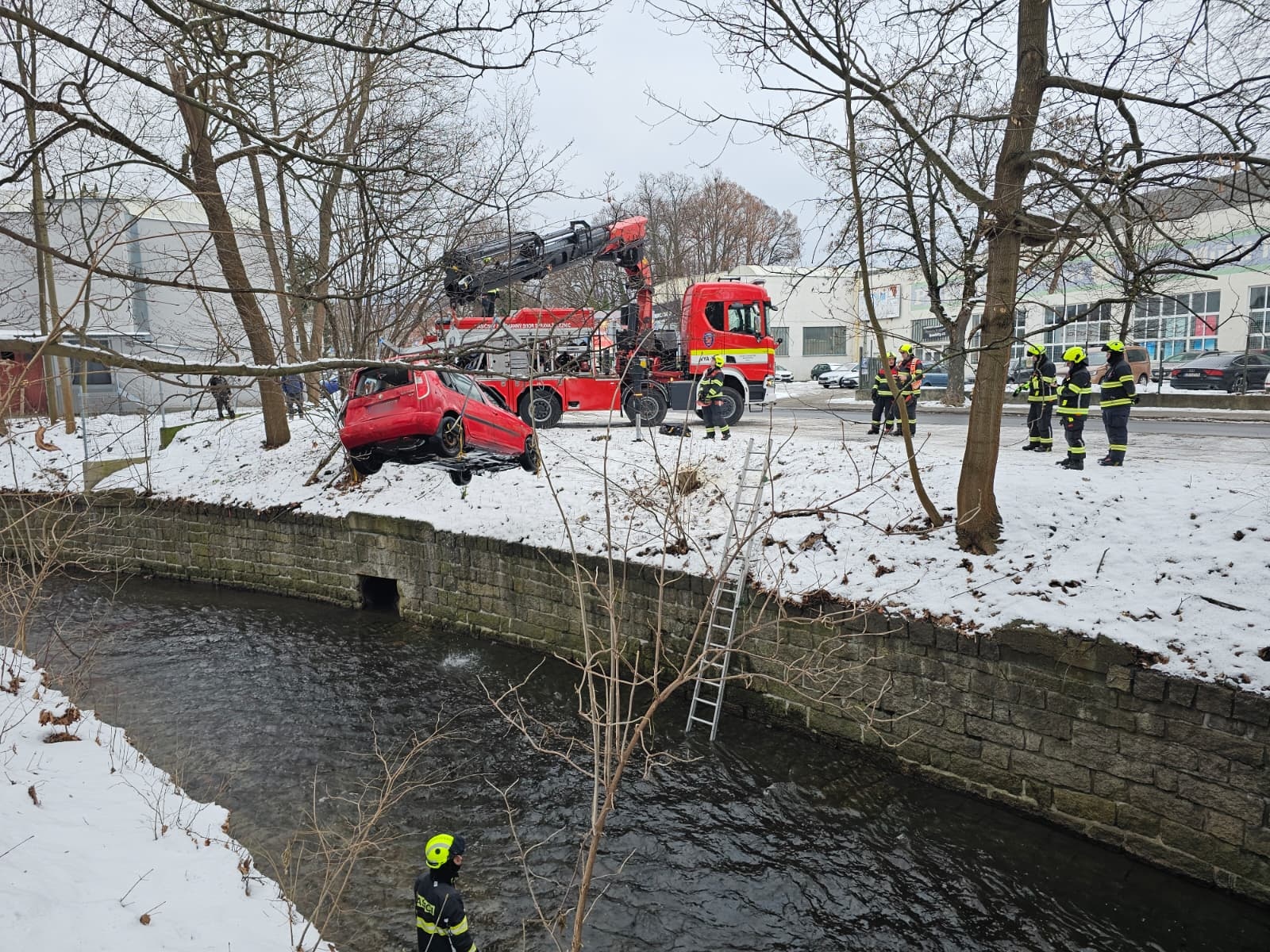 Zásah – vytažení automobilu z Nisy v úterý 3. února
