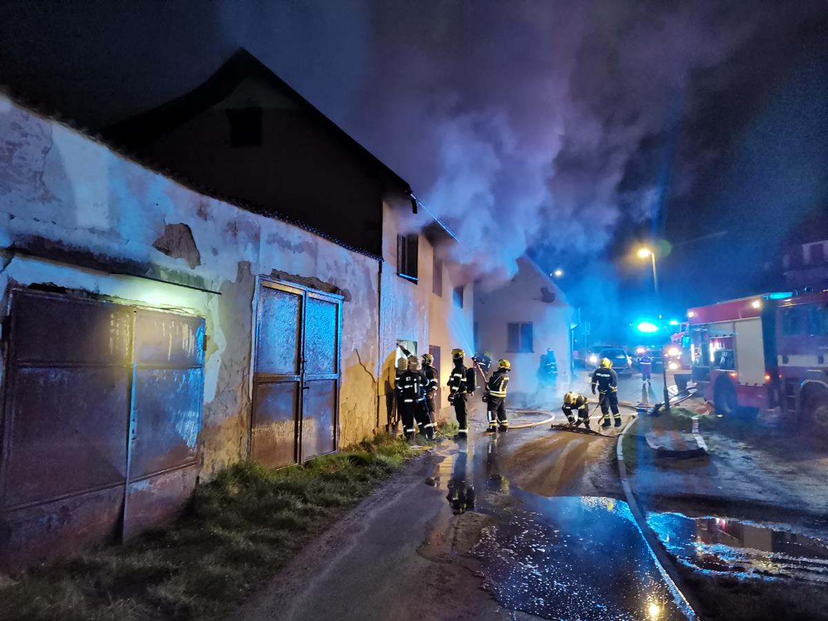 Zásah u požáru domu v Mimoni