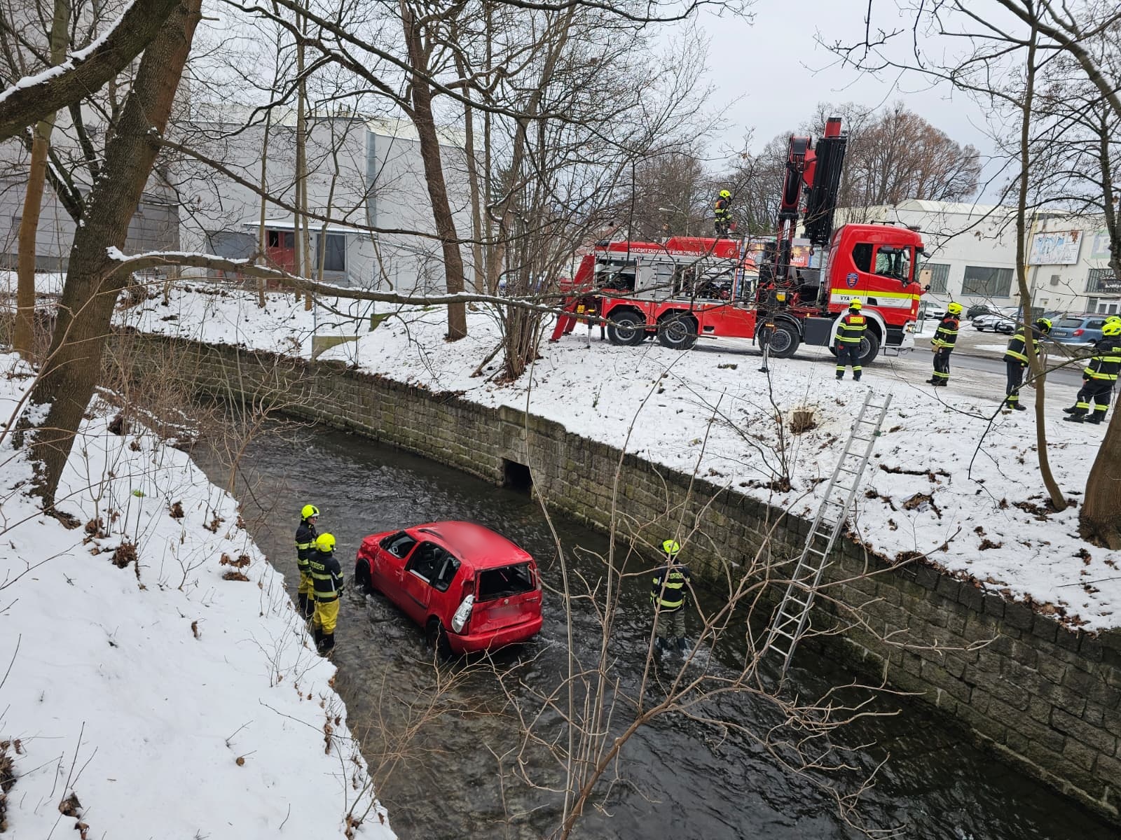 Zásah – vytažení automobilu z Nisy v úterý 3. února