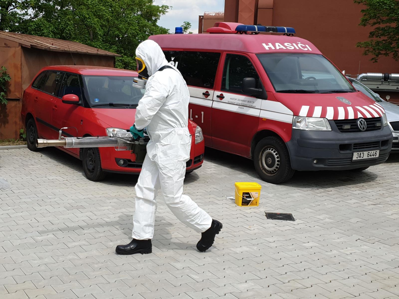 Zkoušky dekontaminace - spolupráce s GŘ a HZS MSK.jpg