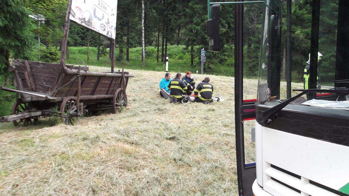 autobus abrtamská křižovatka 010.jpg