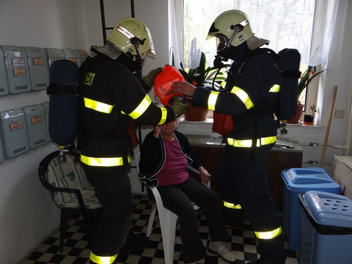 cvicenipozarzachranaDDKlimkovice (12).JPG