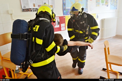 cvicenivybuchpozargymnaziumOVPoruba (6).jpg