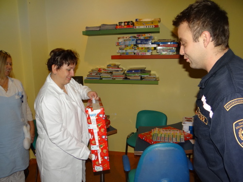 darkyTVnemocniceFrydekMistek (5).JPG