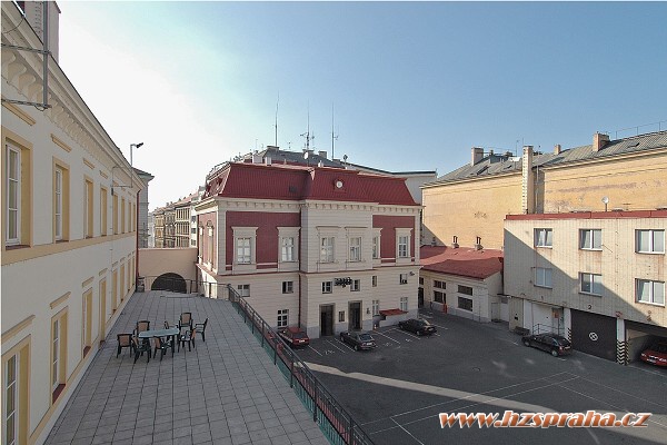 img00004.jpg