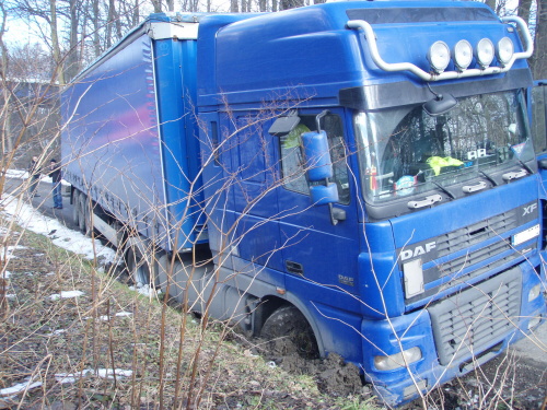 kamionPLvyprosteniCeskyTesin (KI) (1).JPG