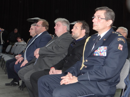 kolonaaoslavyTrojhali (7).JPG