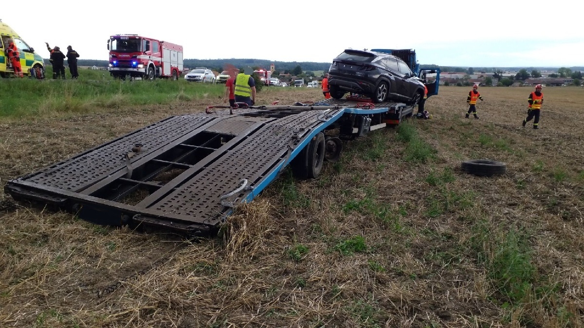 nákladní automobil u Býště2 20.8.2021.jpg