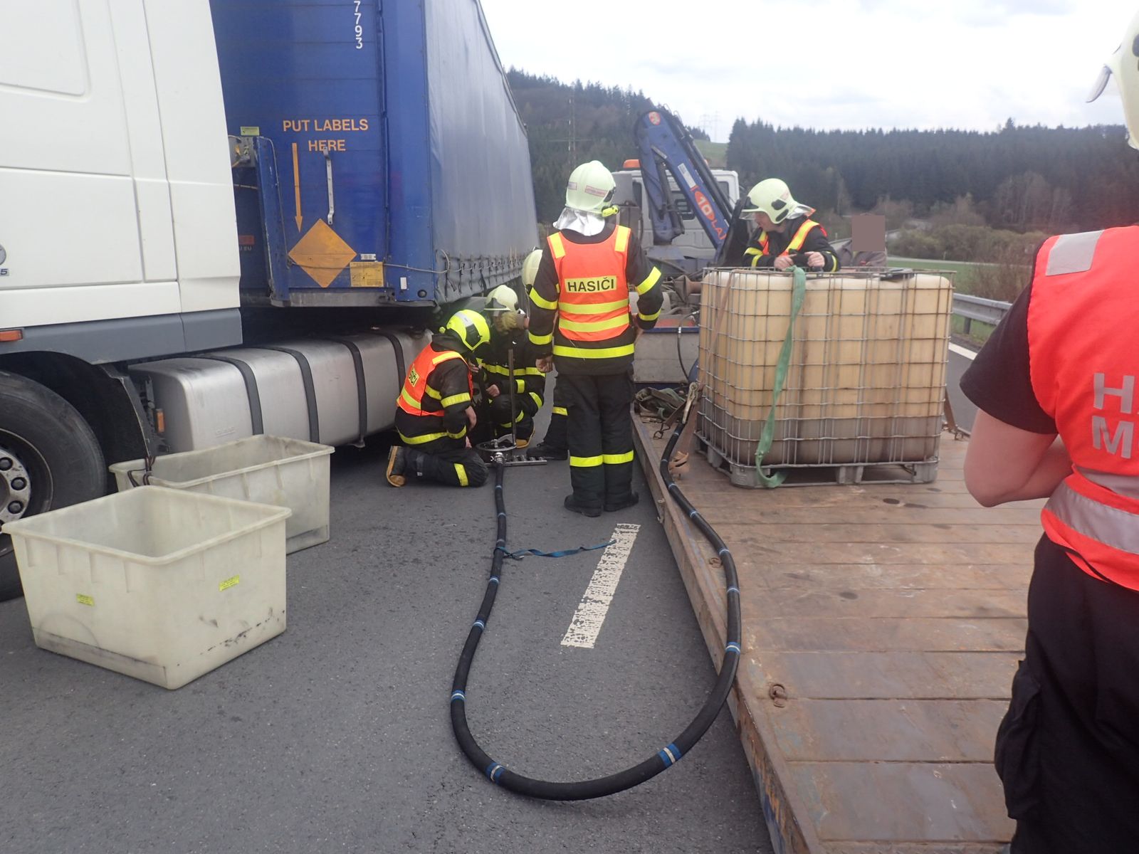 nehodakamionMostyUJablunkova 04.JPG