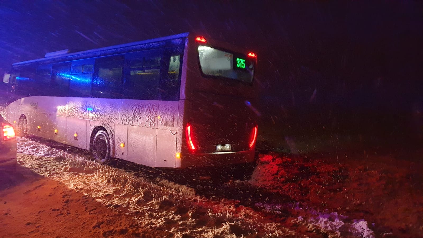 nehody v OLK vydatne snezeni