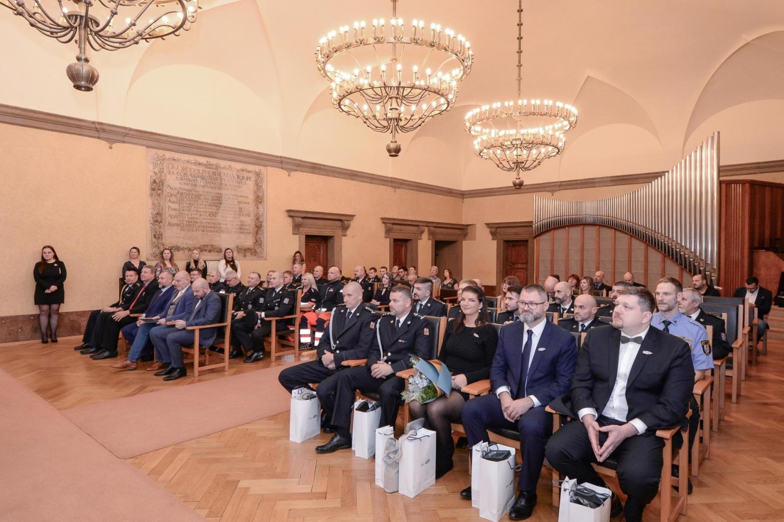 ocenění osobností za záchranu života a majetku (1).jpg