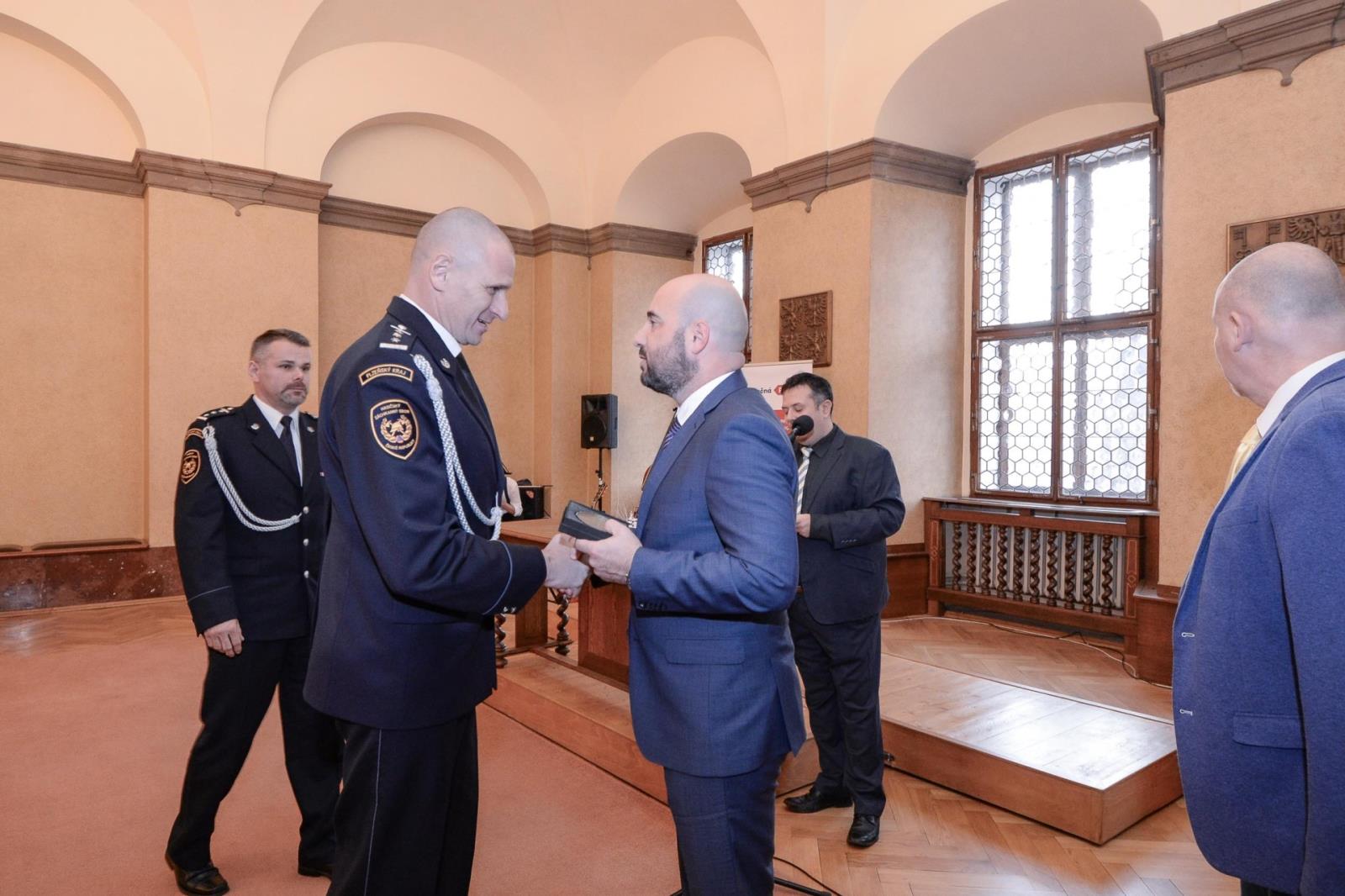 ocenění osobností za záchranu života a majetku (4).jpg