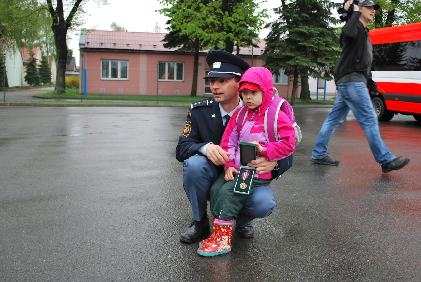 ocenění příslušníků FM 3.5.2013/medailezavernostFM 12.JPG