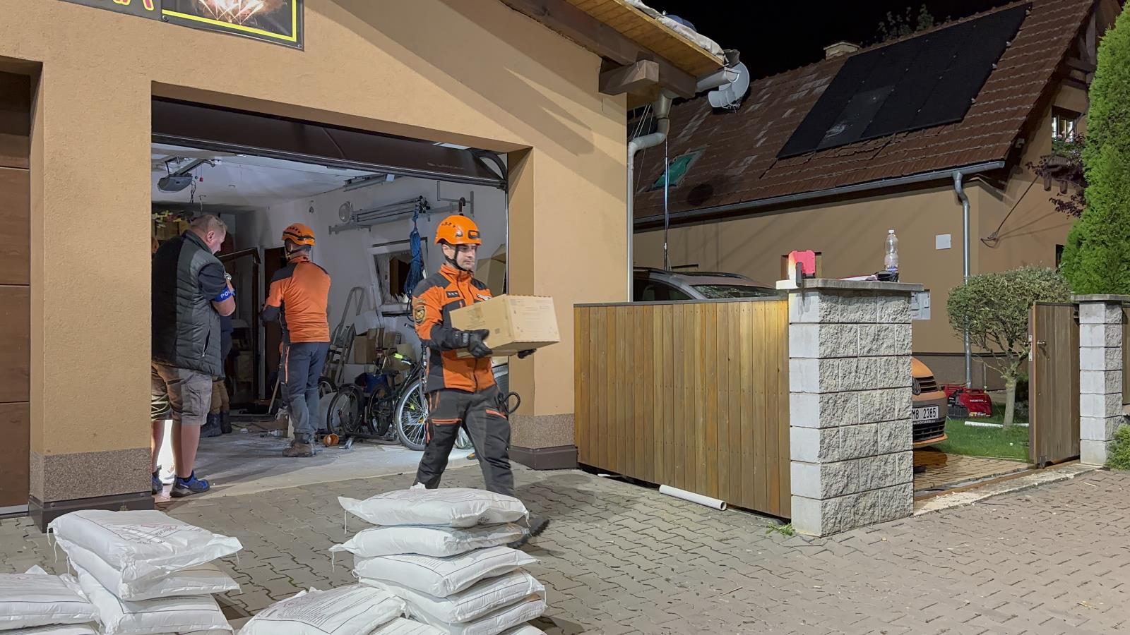 otinoves exploze - poskozene domy