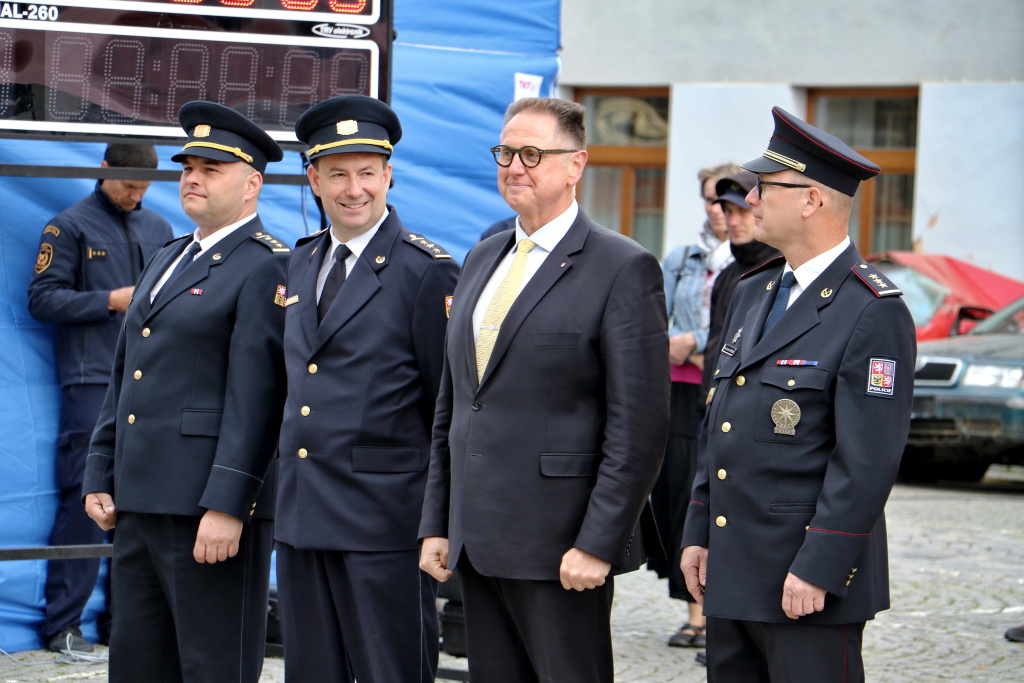 plk. Ing. Tomáš Junek, plk. Ing. Zdeněk Housar, Ing. Tomáš Rada, plk. Mgr. Vlastimil Gregor.JPG