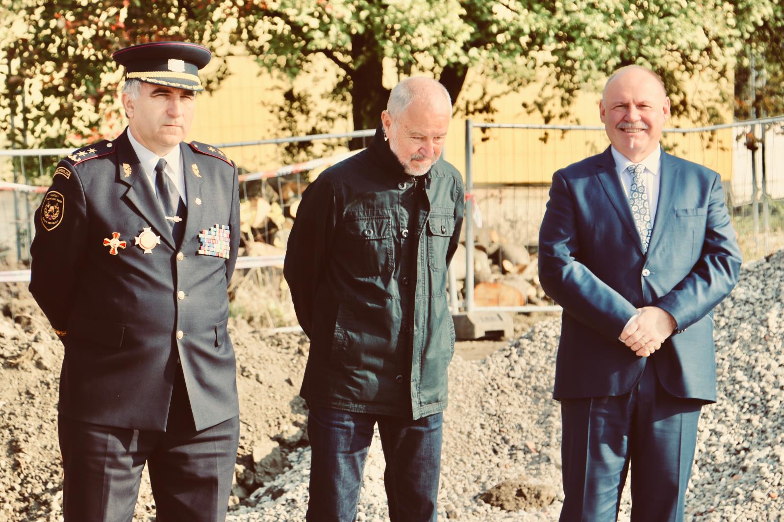 poklepání základního kamene výstavby stanice a územního odboru v Přerově