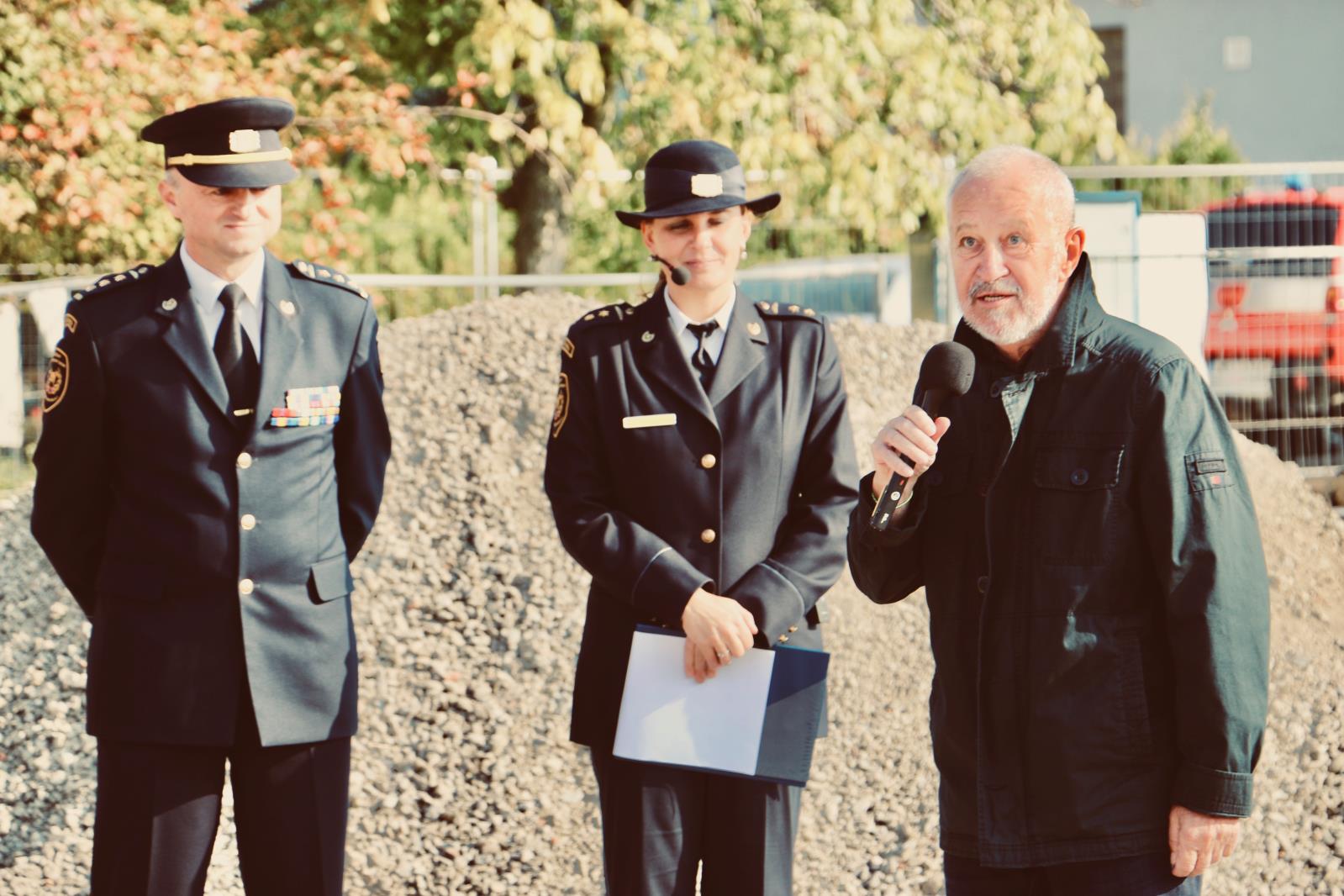 poklepání základního kamene výstavby stanice a územního odboru v Přerově