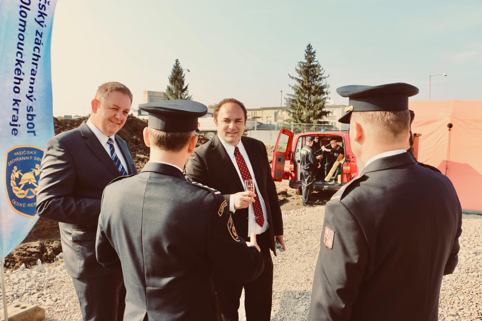 poklepání základního kamene výstavby stanice a územního odboru v Přerově