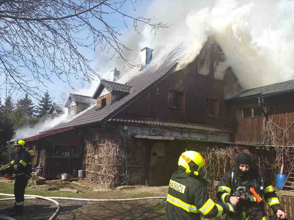 požár RD DLipka9-4-2021c.jpg
