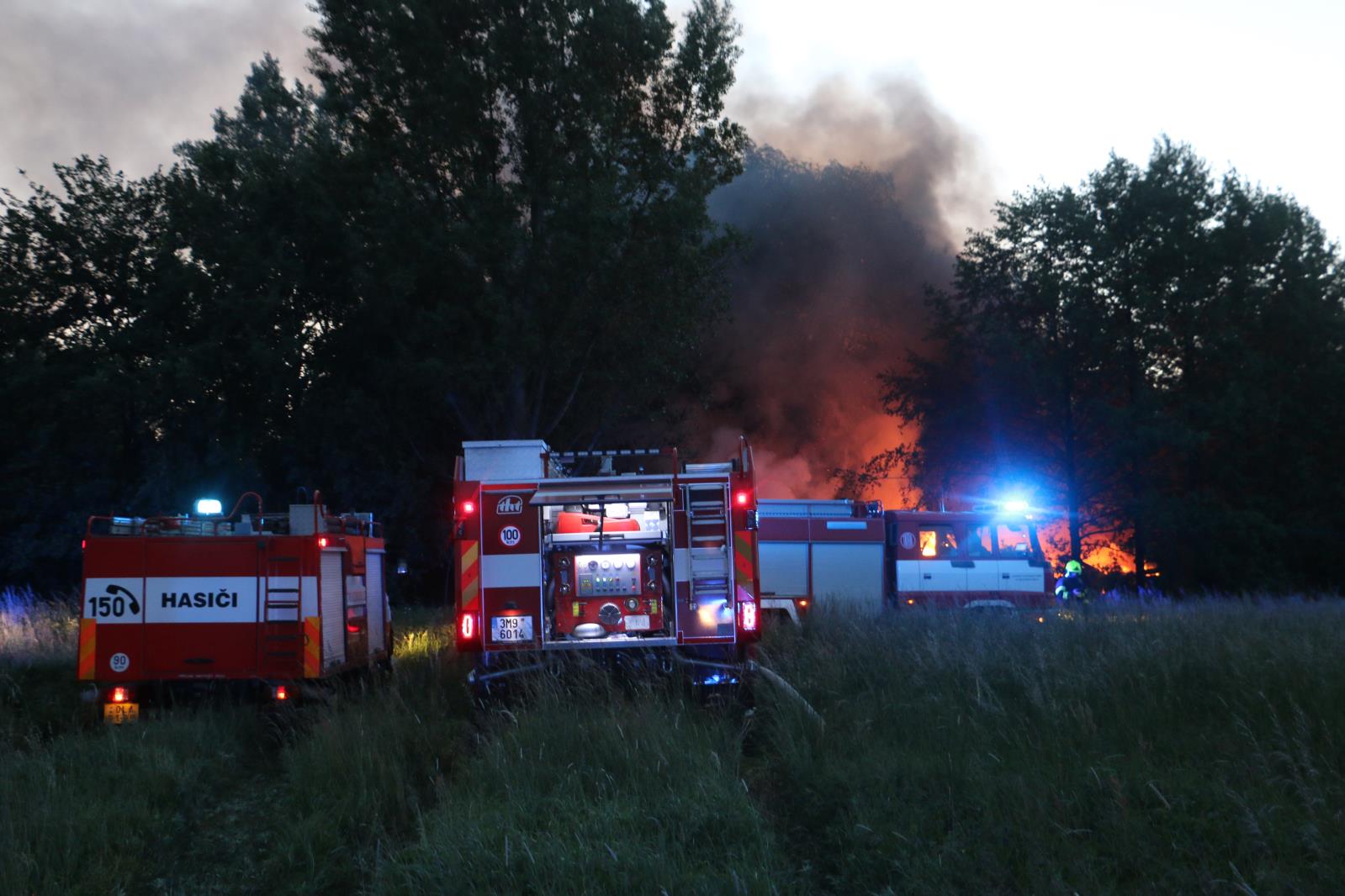 pozar chatky a pristavku v Olomouci 21.5.