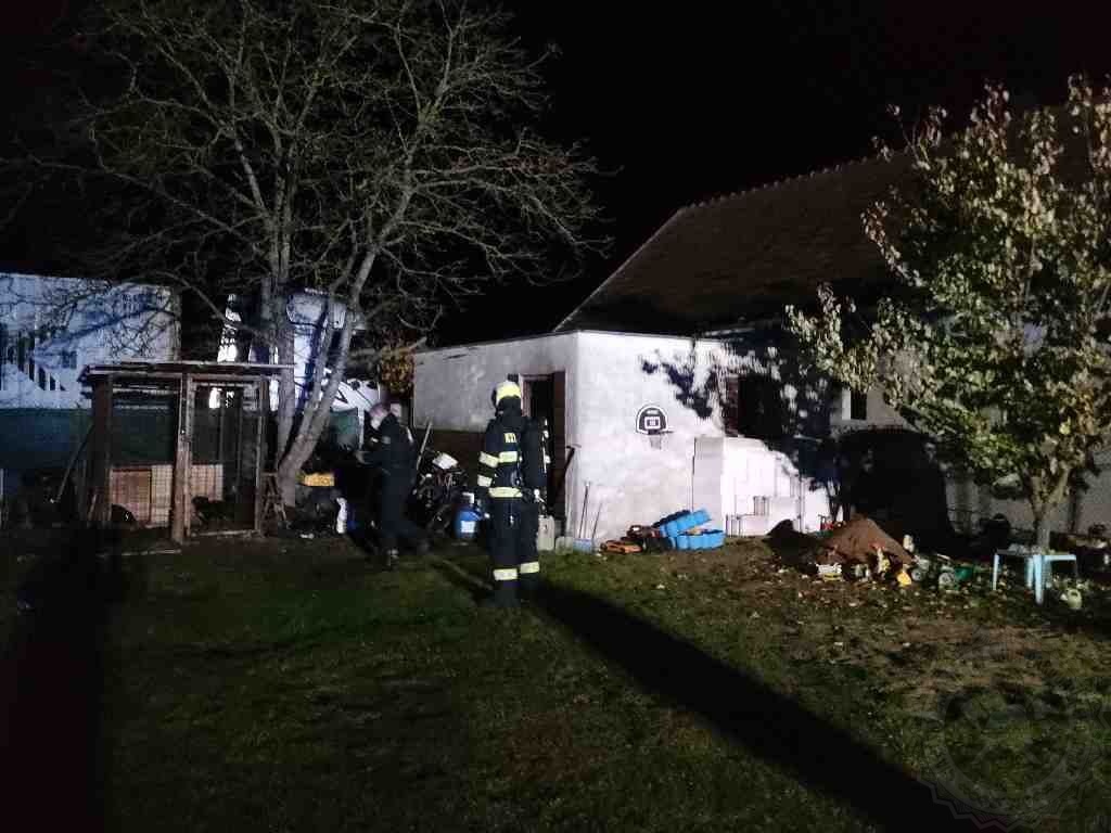 požár dílny 4.11.2021.jpg