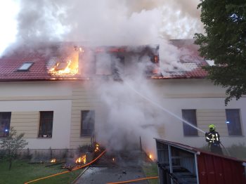 požár domu.jpeg