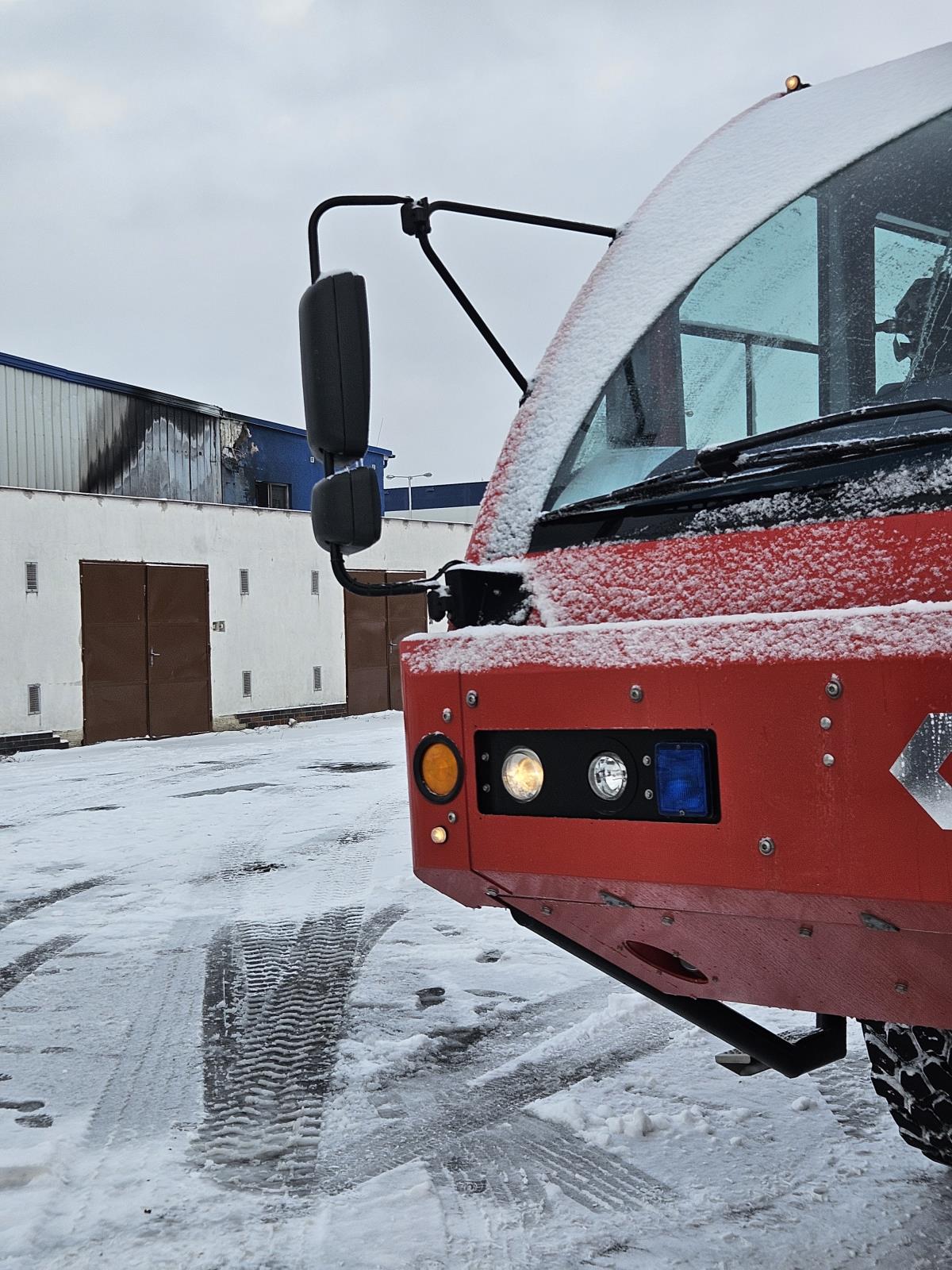 požár haly (4).jpg