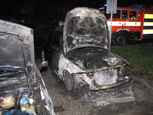 pozar2autaKarvina (2).jpg