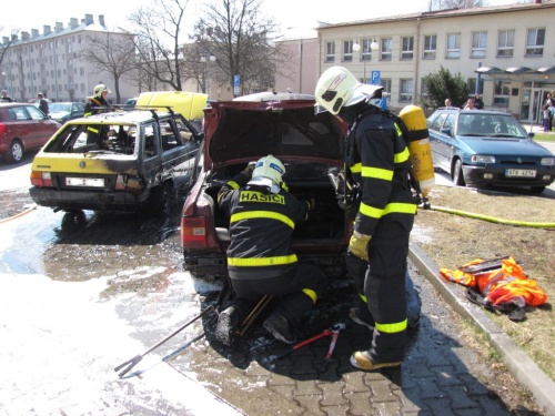 pozar3autaKarvina (11).jpg