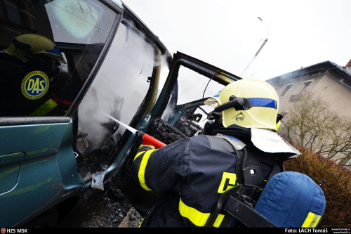 pozarBMWX5_SlezskaOstrava (2).JPG