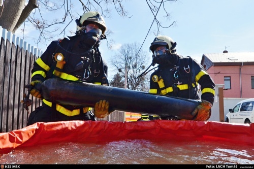 pozarautoservischlazeniOstrava (5).jpg