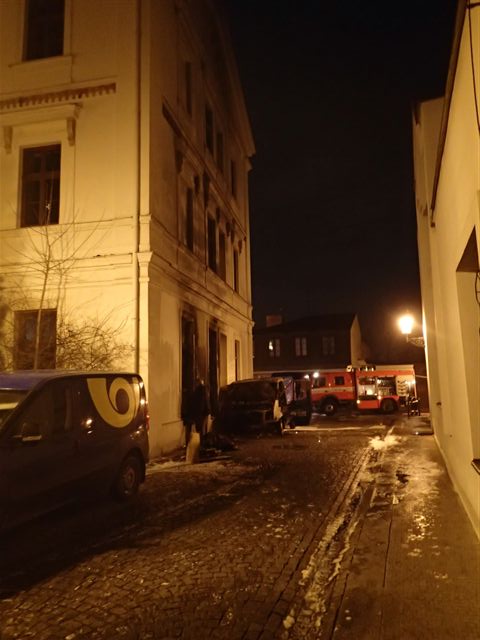 pozarpostaautoKarvina (8).JPG