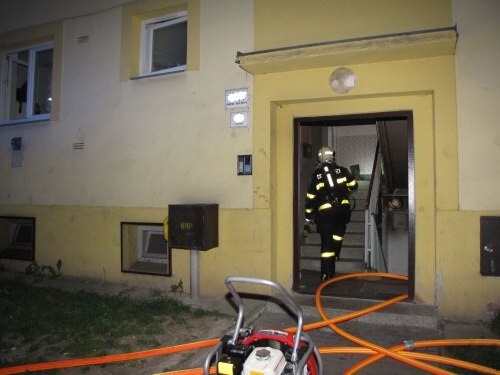 pozarsklepzachrana11osobKarvina (1).JPG