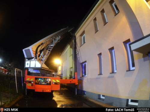 pozarstrechadumOrlova_II (10).JPG