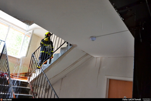 pozarzachrana2osobOstrava (10).jpg