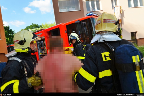 pozarzachrana2osobOstrava (4).jpg