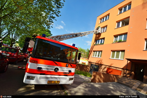 pozarzachrana2osobOstrava (7).jpg