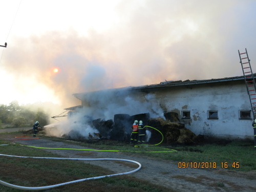 pozarzemobjektVelkeHeraltice (2).JPG