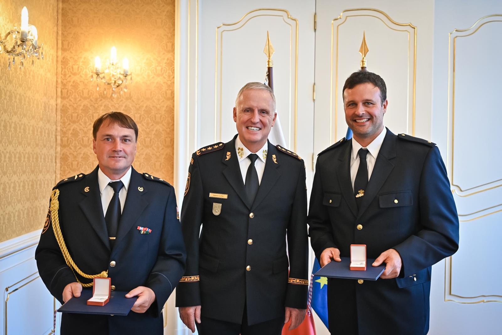 ppor. Martin Suchý, gen.por. Ing. Vladimír Vlček, Miroslav Kraucher.jpg