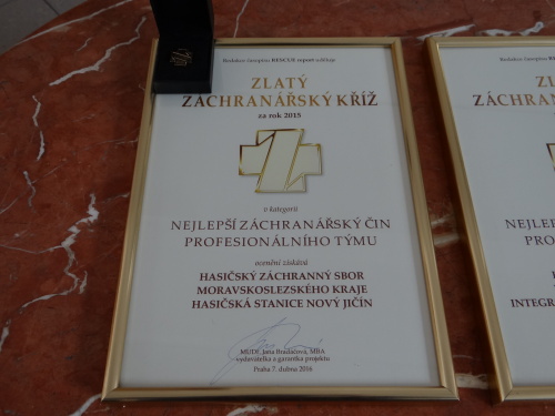 predaniZlatehozachranarskehokrize2015zaDNStudenka (4).JPG