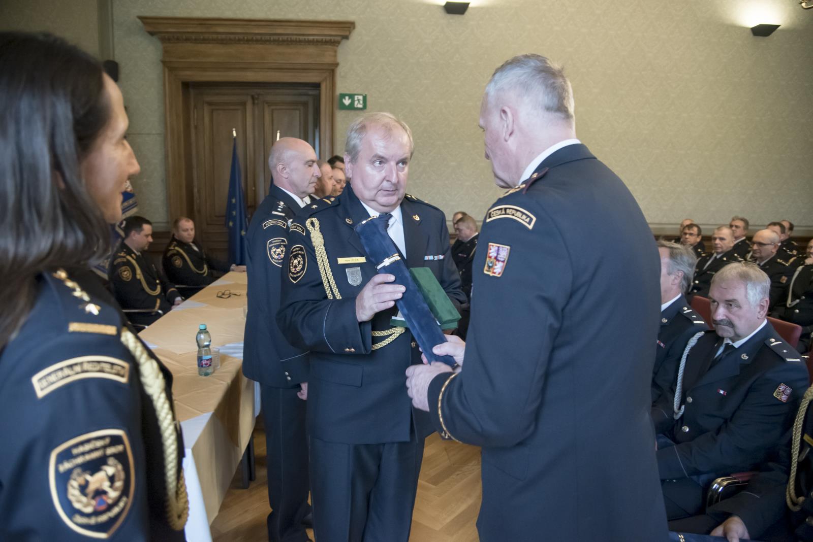 předávání medailí za věrnost 1. stupně  (10).jpg