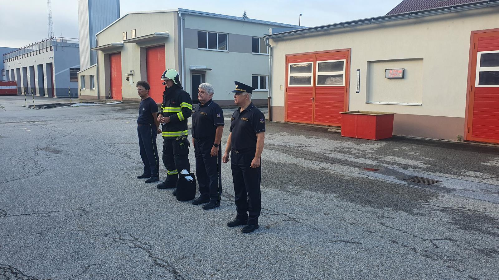 rozloučka se směnovými hasiči (2).jpg