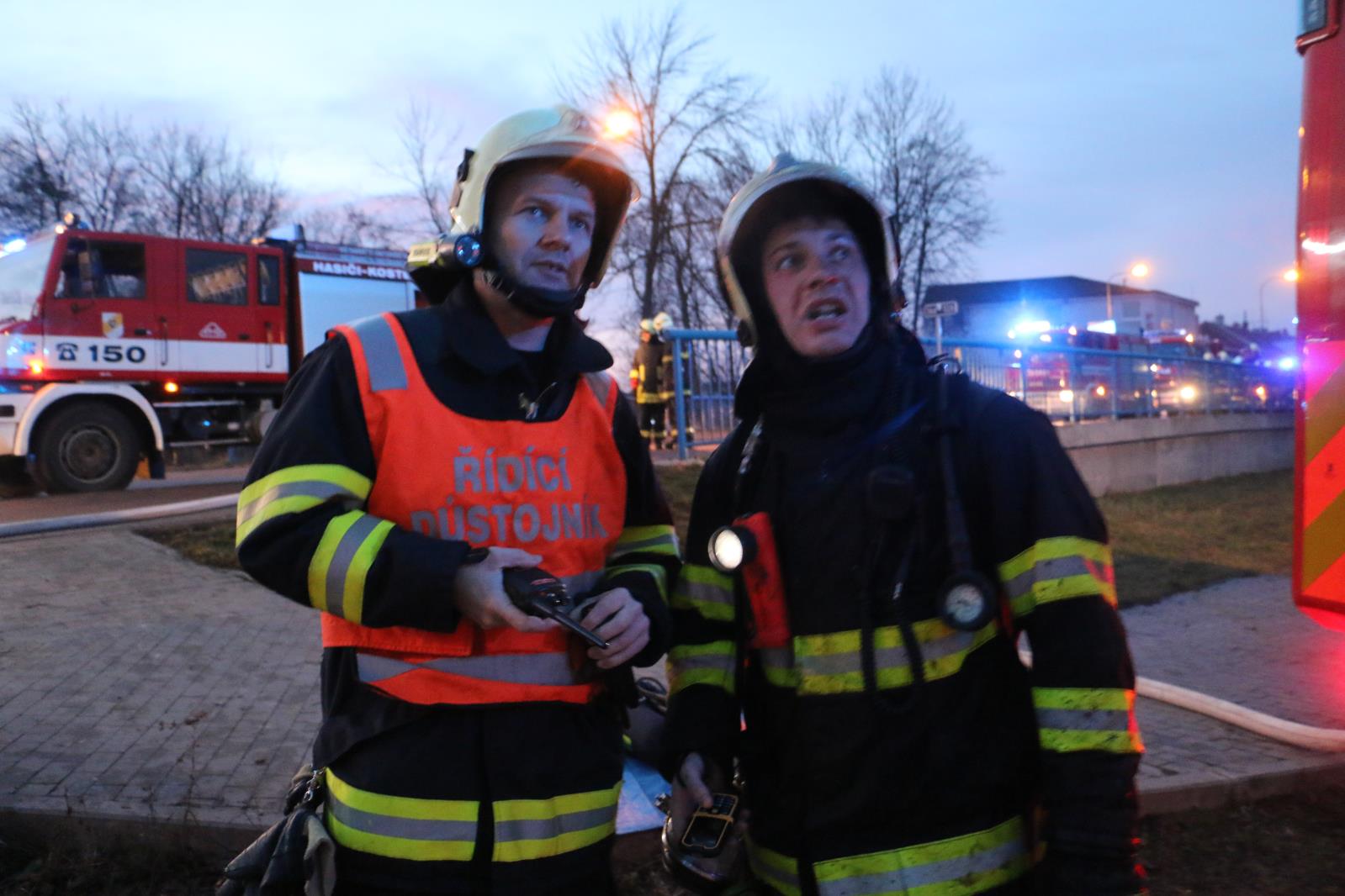 rozsáhlý požár průmyslového objektu v Prostějově