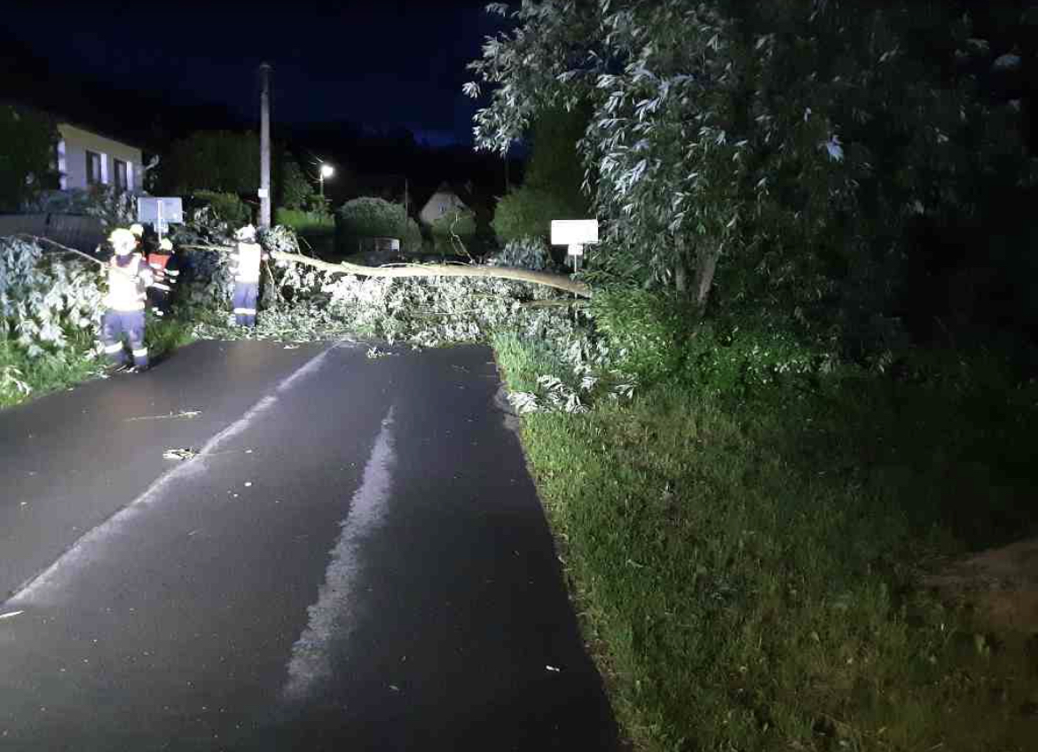 silne bourky Olomoucky kraj cerven