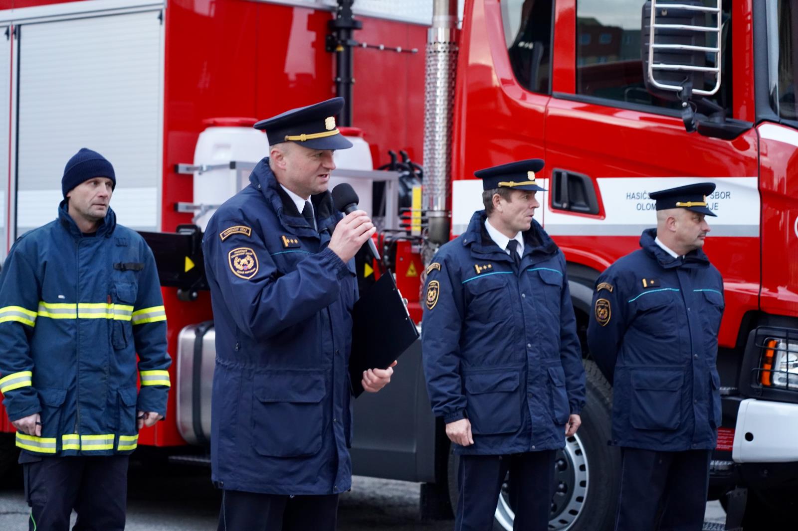 slavnostni predani nove techniky HZS OLK