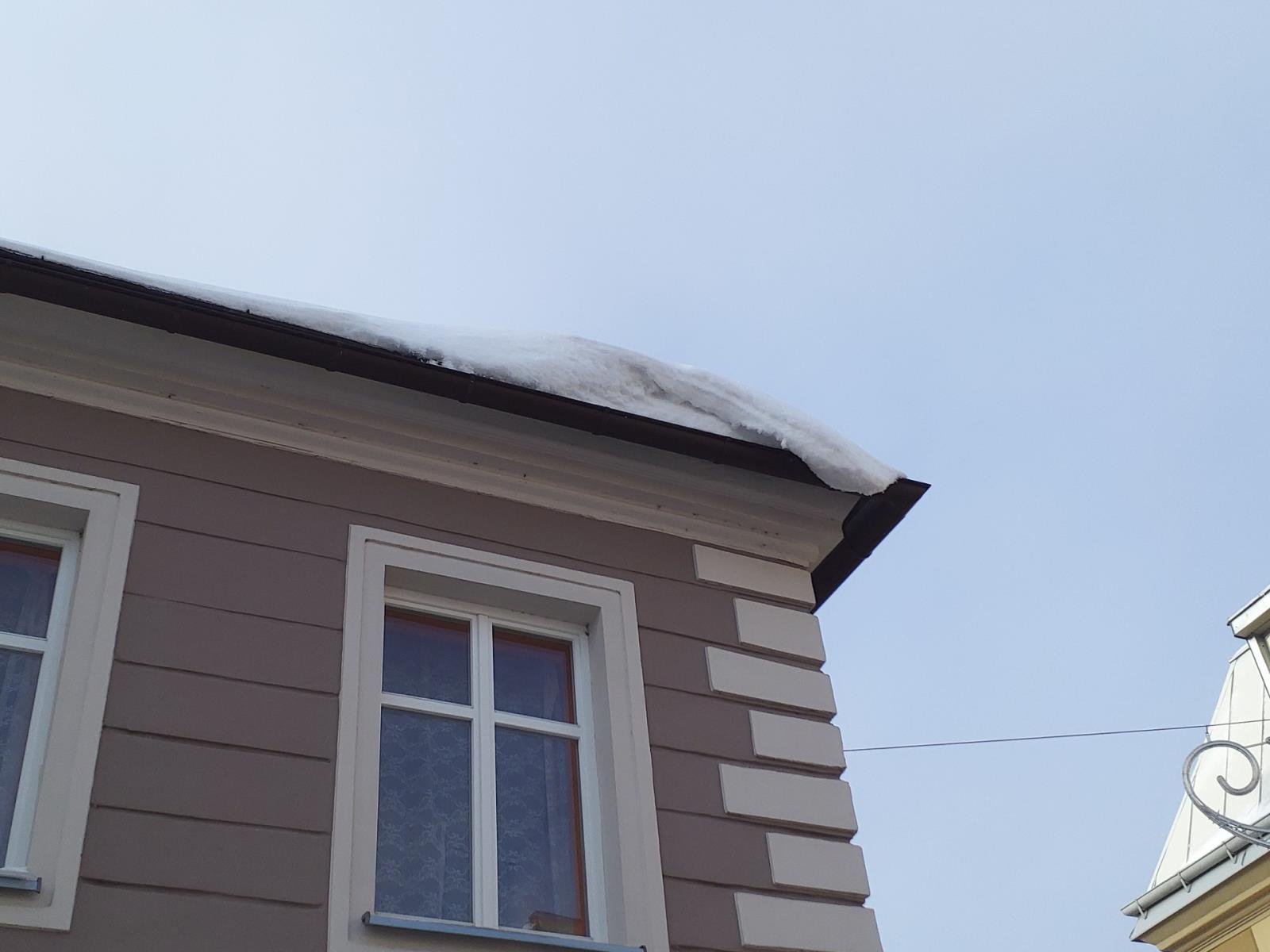 sněhové převisy Králíky.jpeg