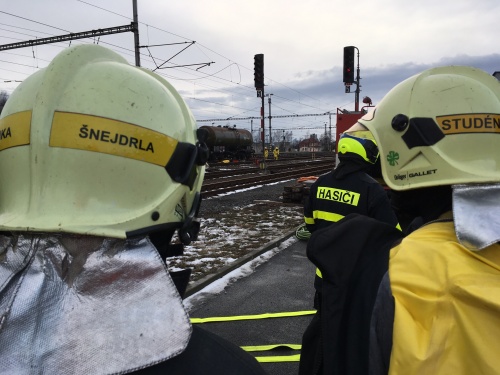 unikbenzoluzelezniceStudenka1 (3).JPG