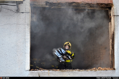 vybuchpozarcelniuradPaskov_Lach (21).JPG